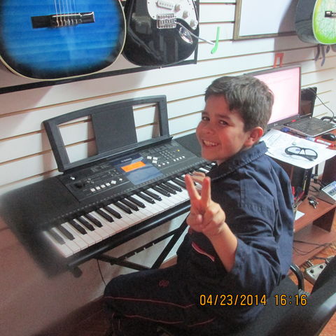 ALEJANDRO CAMARGO (9 AÑOS) CATORCEAVO NIVEL DE TECLADO