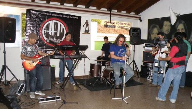 ELKIN RAMIREZ AGAMEZ ROCK BAND EN ALMAENFURIA